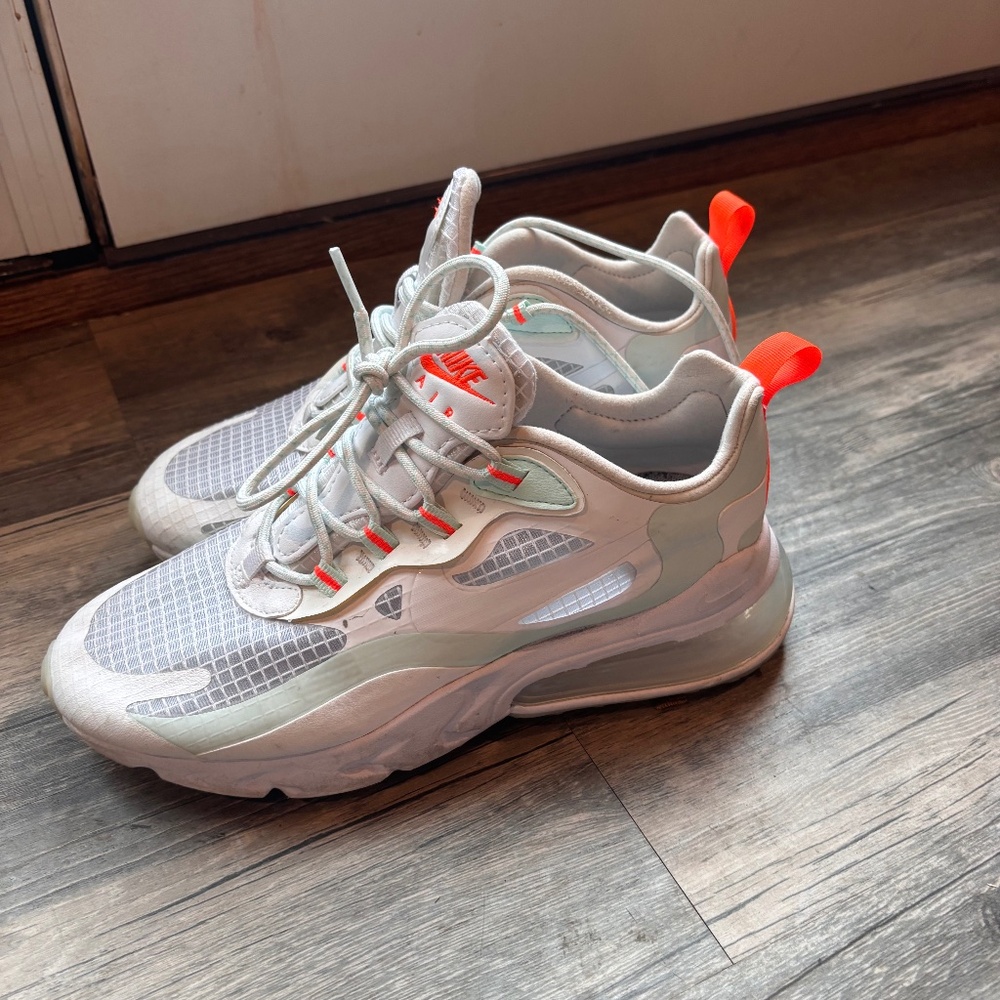 Nike Women’s Air Max 270 React SE “Hyper Crimson”